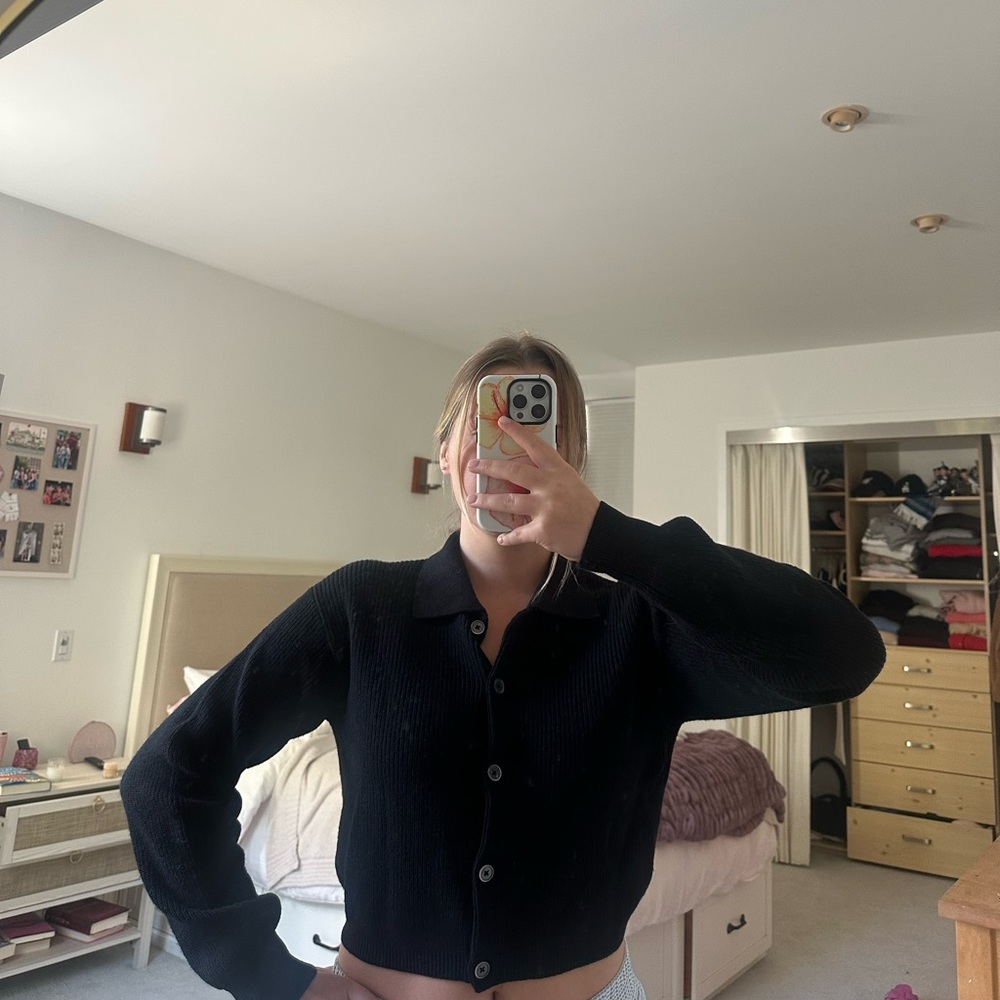 Aritzia cropped black cardigan